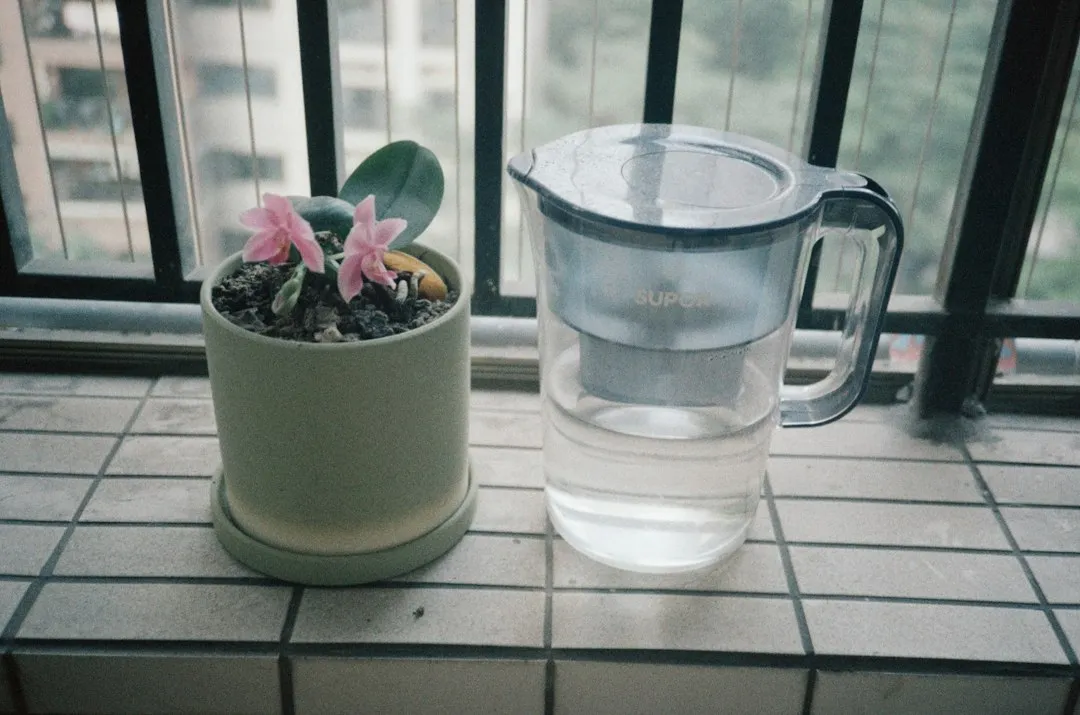 超滤净水机与RO反渗透机对比:适用场景与滤芯维护要点